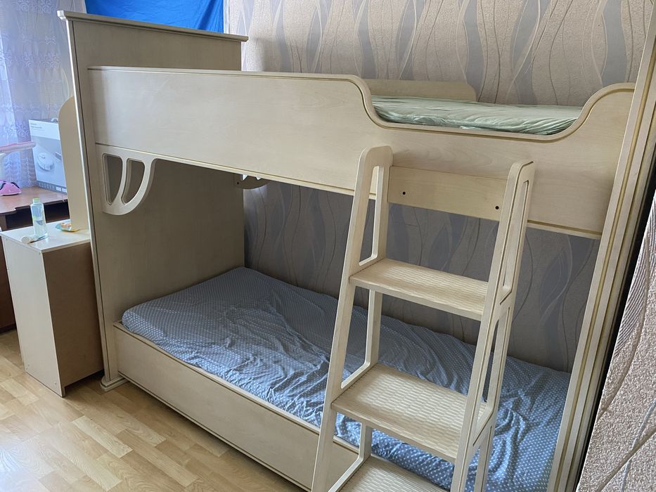 Ліжко двухярусне