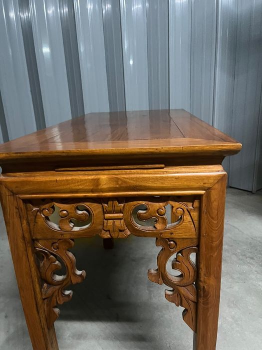 Consola Balinesa em teca