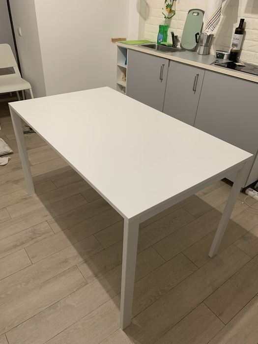 Mesa branca Ikea