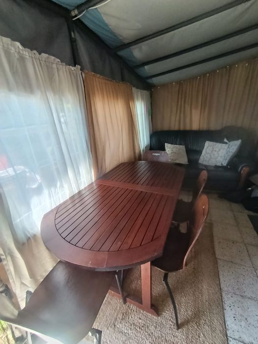 Mesa extensível em madeira