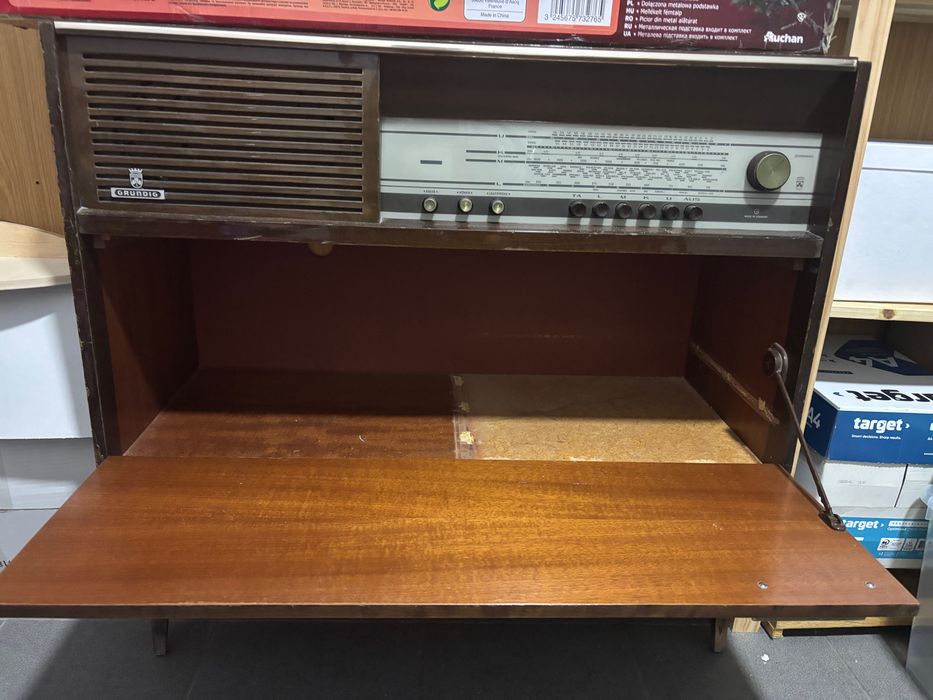 Móvel vintage rádio