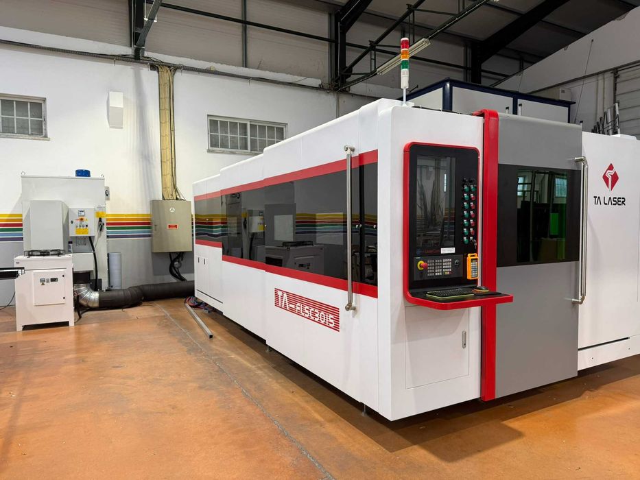 Laser Fibra a partir de 1.5kW para Corte Metais com ou sem cabine