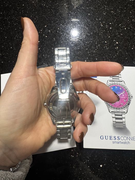 Zegarek smartwatch Guess, stan bardzo dobry, bez wad