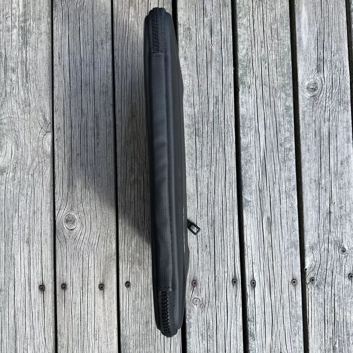 Твердий чохол для MacBook Thule Gauntlet