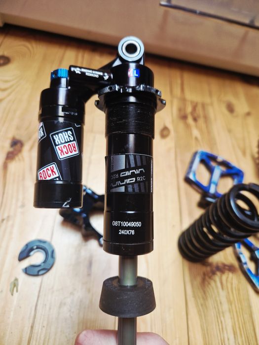 Продам велозапчастини