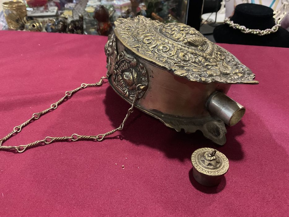 Flask em Bráss Rússia ornamate de coleção 17x12 cm