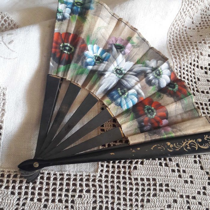 Leque antigo de origem espanhola (NOVO PREÇO)