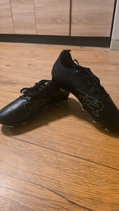 Na sprzedaż korki Puma Future rozmiar 38.5,