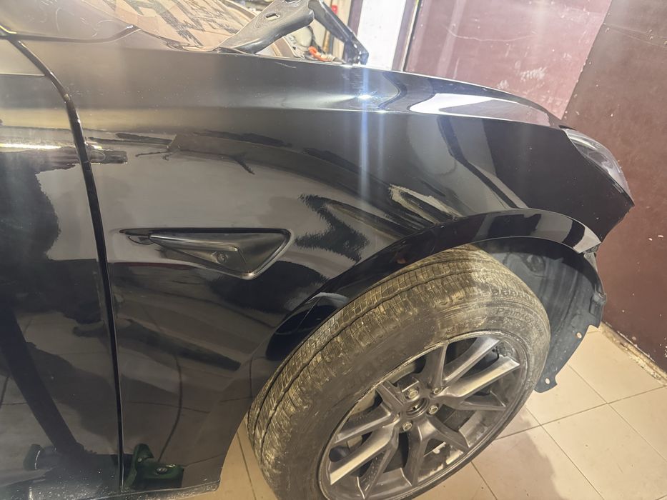 Крило праве Tesla Model 3 під ремонт PMNG PBSB