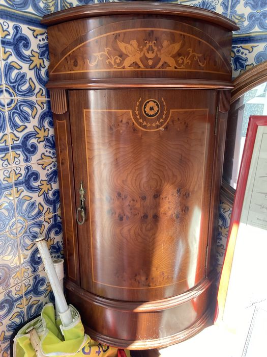 Vendo movel de canto antigo