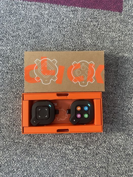 Zwift click V2. Manetki do zmiany przełożeń.