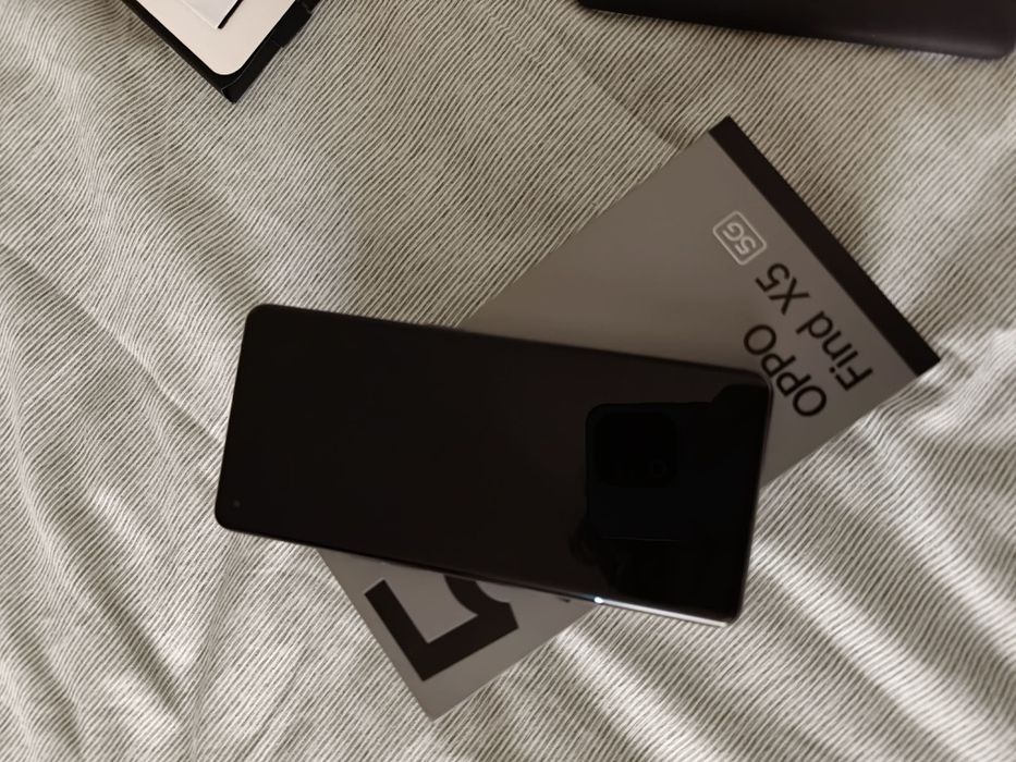 Troco o vendo telemóvel está como novo