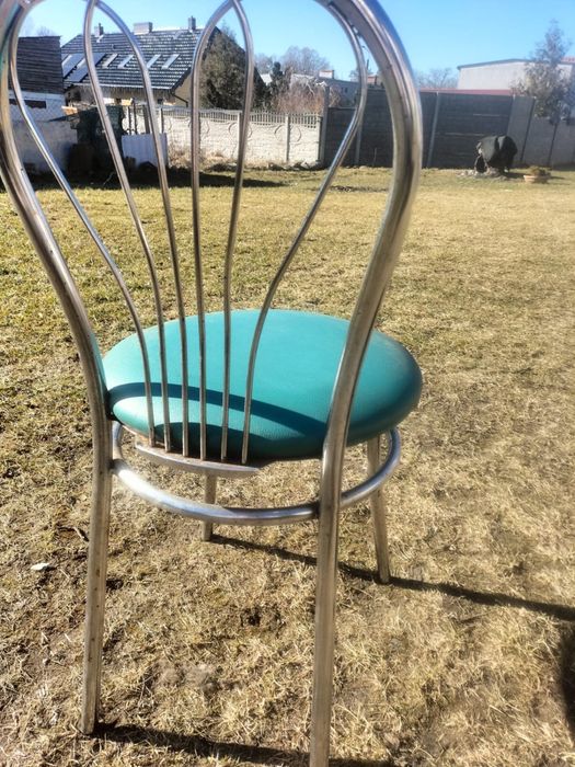 Krzesła drewniane i metalowe