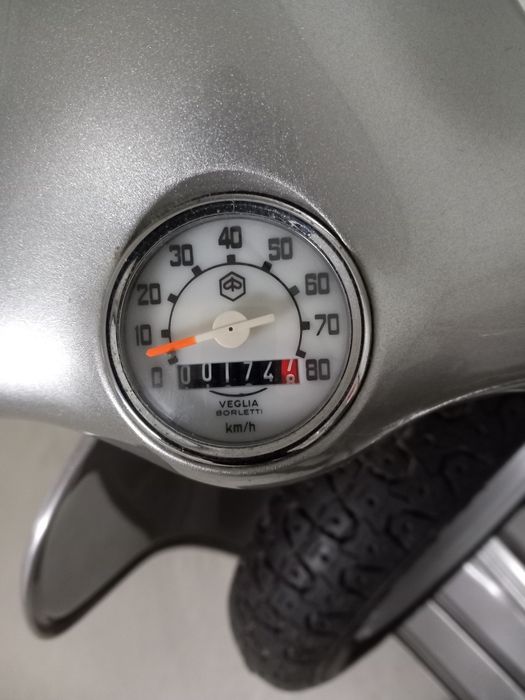 Vespa 50S edição limitada apenas 174km