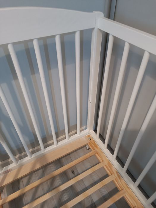 Łóżeczko dziecięce z materacem