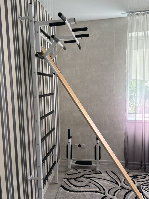 Продам шведську стінку з доскою Євмінова