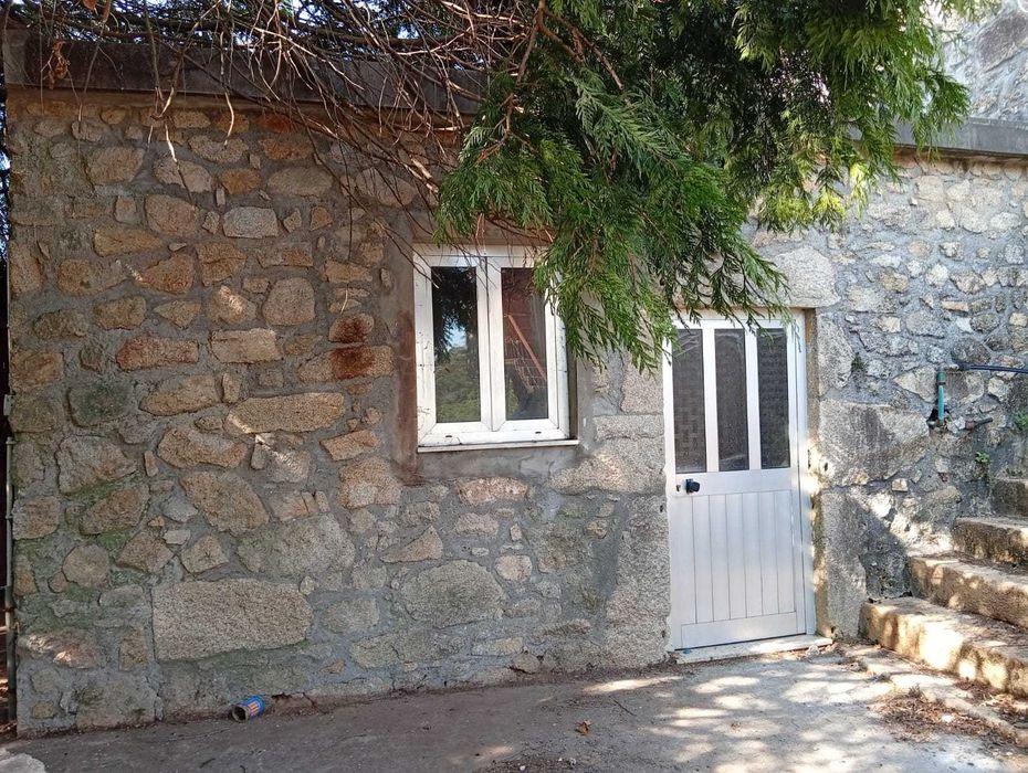 Terreno 2.808 m² com 2 construções – Beiriz