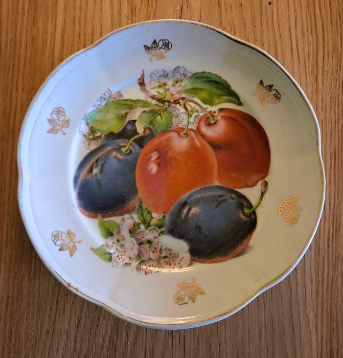 Stare przedwojenne talerze