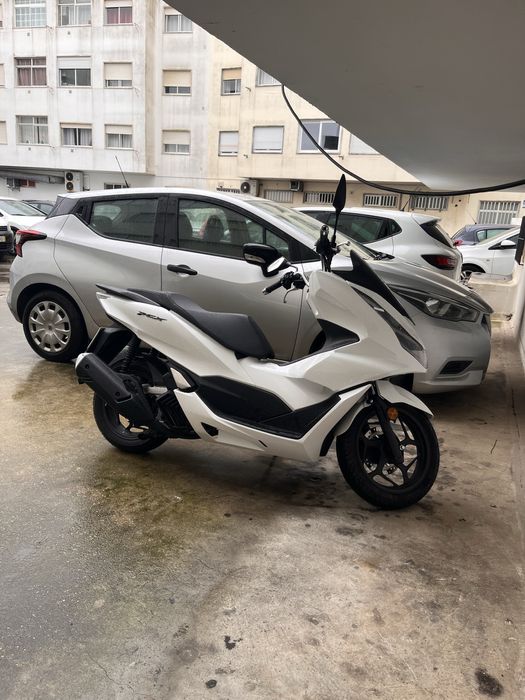 Pcx 2024 mota em  bom estado