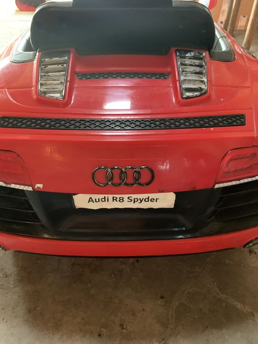 Elektryczny samochodzik dziecięcy audi