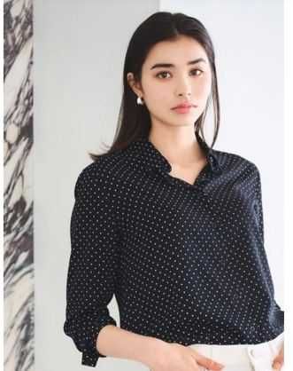 Якісна чорна віскозна жіноча сорочка у горох  від  Uniqlo