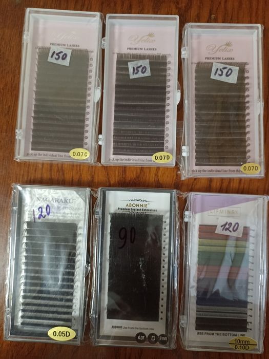 Вії для нарощування.