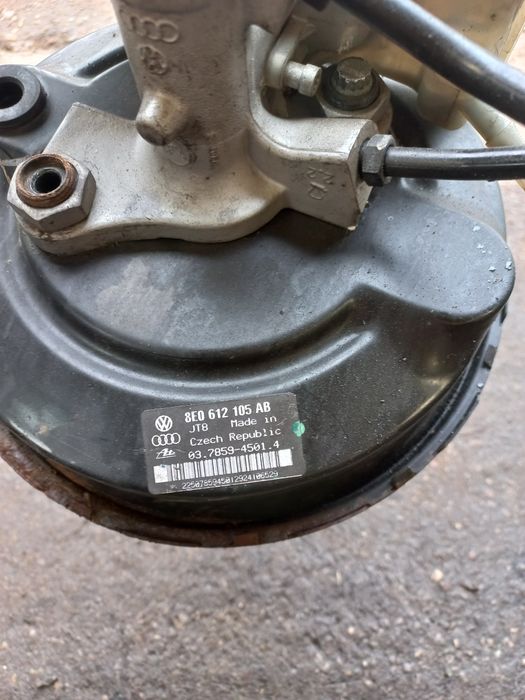 Serwo hamulcowe pompka hamulca audi a4 b6 b7 exeo