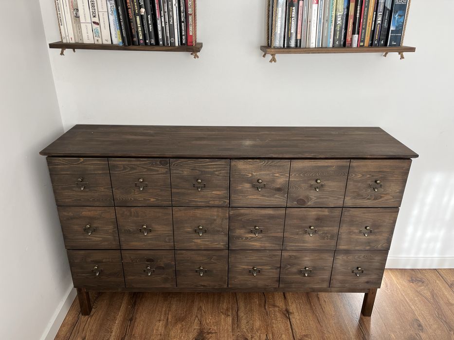 Komoda w stylu bibliotecznym/ indeksowym