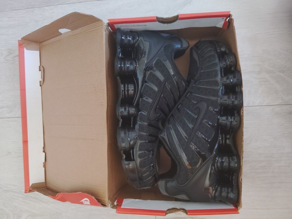 NIKE shox to czarne 43