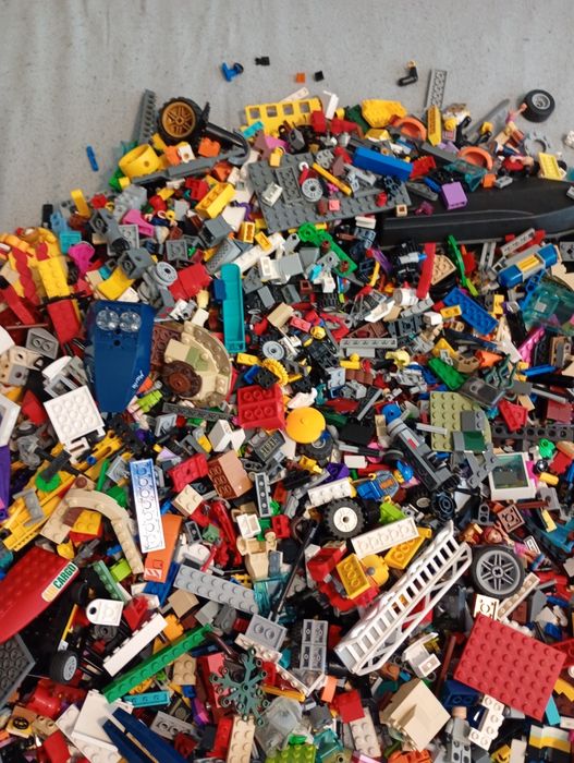 Lego mix  9,5kg.