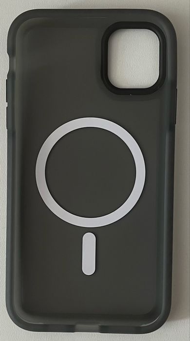 Etui DASFOND iPhone 11 matowe MagSafe wstrząsoodporne