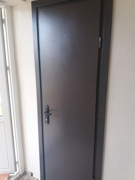 Металеві двері в кладову склад тамбур, підʼїзд, двері в магазин купити