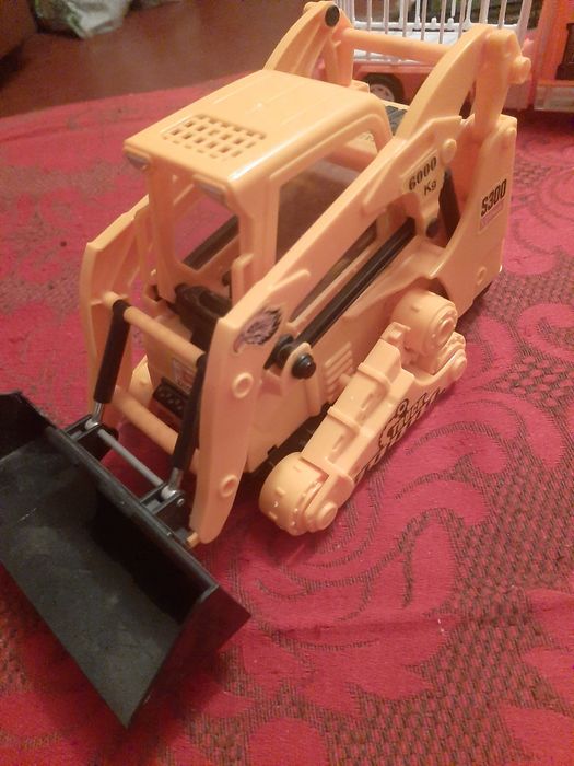 Дві дитячі машинки