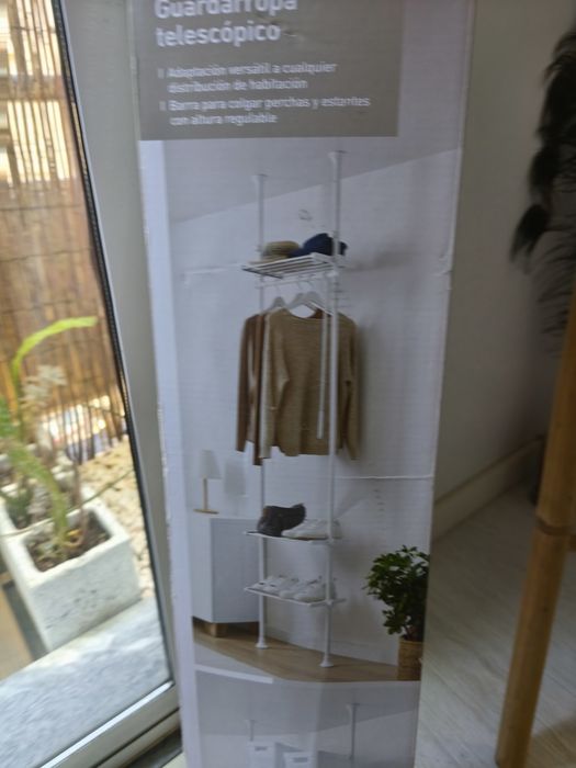 Guarda roupa telescópico novo ler anúncio