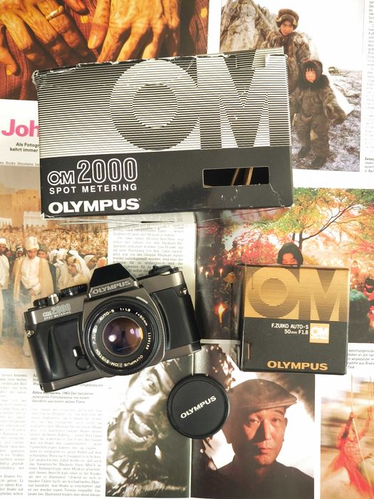 Фотокамера Olympus OM2000 з об’єктивом Olympus Zuiko 50mm f/1.8