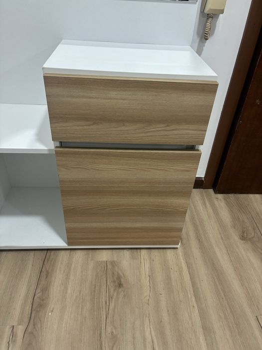 Cabideiro com espelho e gaveta