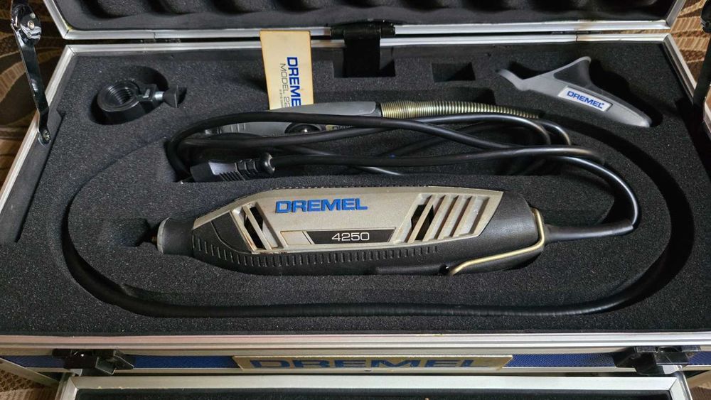 Dremel 4250  ( używane modelarsko ) stan bdb + dodatki OKAZJA