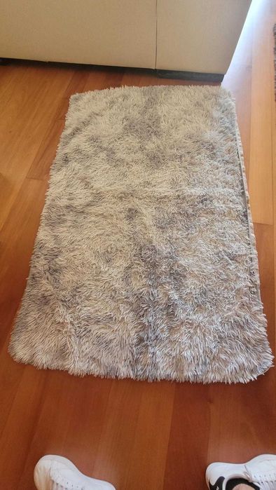 Tapete sóbrio em bom estado