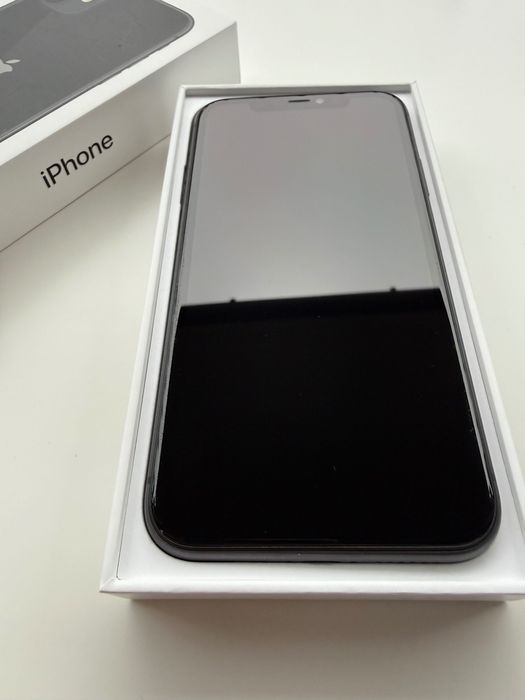 Apple iPhone 11 128 GB - Czarny - Stan Bardzo Dobry