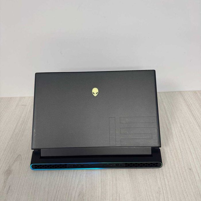 Dell Alienware m15 R3 144Hz i7-10750H 16GB SSD 512GB Radeon RX 5500M