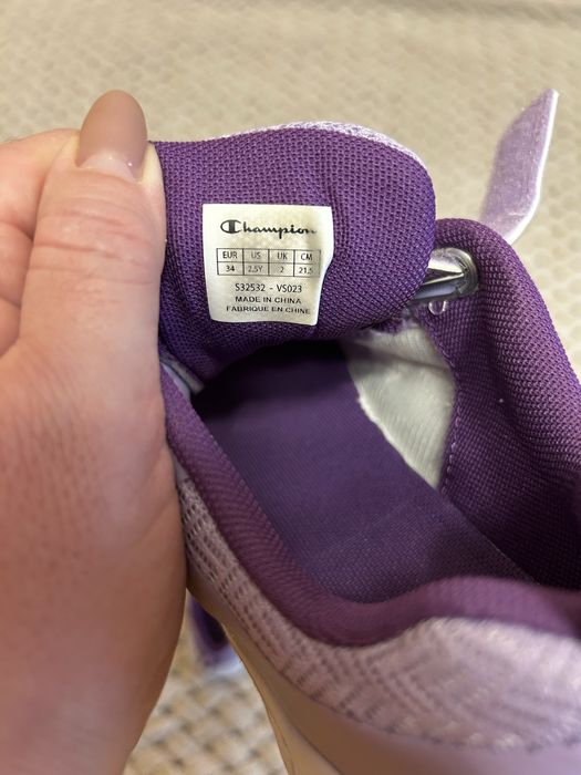 Продам кросівки для дівчинка Campion. Б/У.