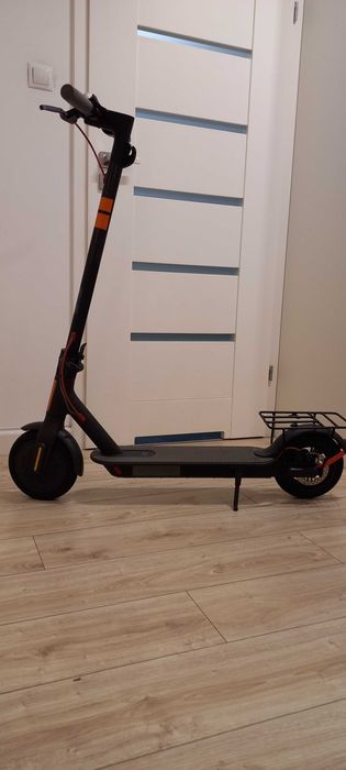 hulajnoga elektr.  xiaomi mi 365 + bagażnik. Użyta mniej niż 10 razy!