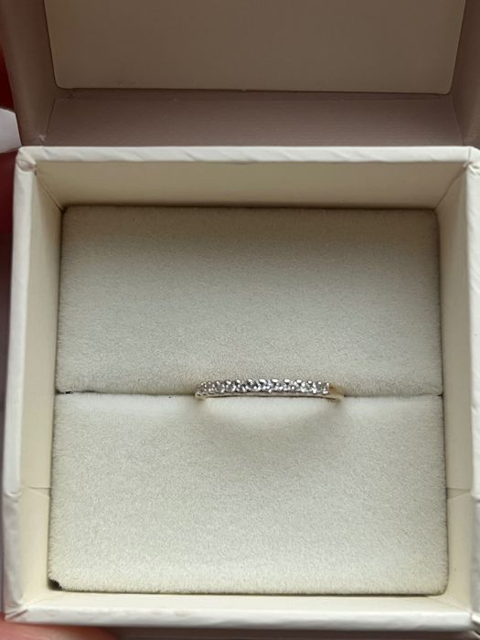 Pierścionek z diamentami