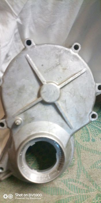 Кришка двигуна передня