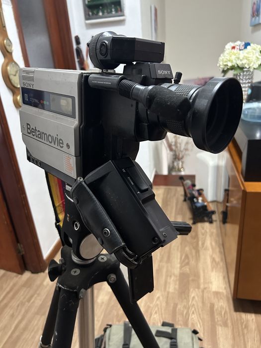 Camara de filmar Sony e tripe vintage
