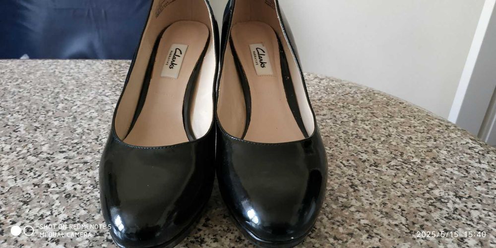 Класичні локовані туфлі Clarks 39 розмір