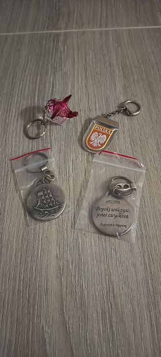 Zestaw 4 breloczków
