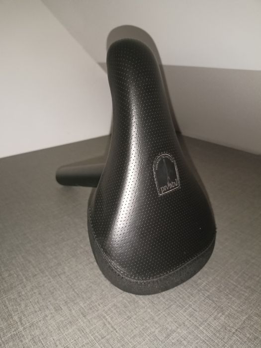 Siodło pivotal z sztyca