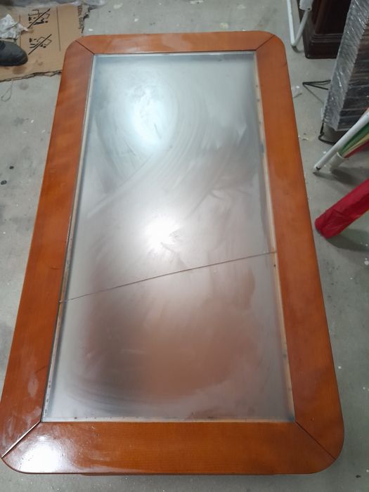 Mesa de centro, em cerejeira
