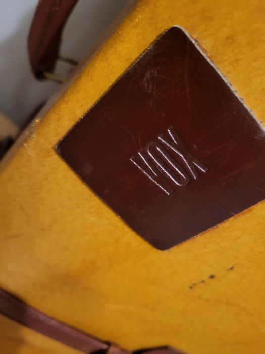 Azjatycka  skorzana walizka